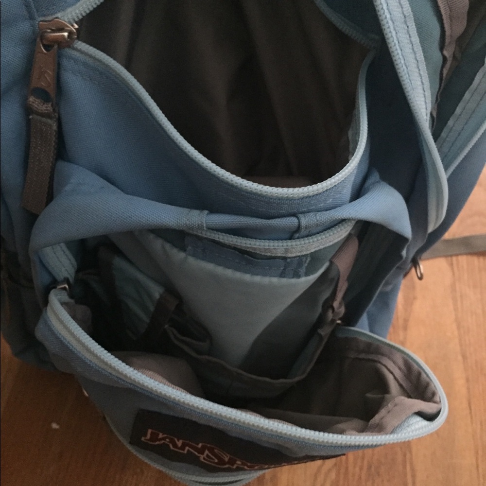 Backpack - Picture 3 of 6